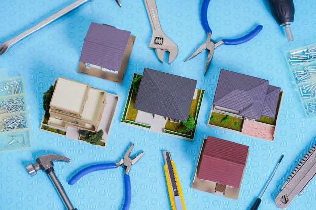 家の模型と工具