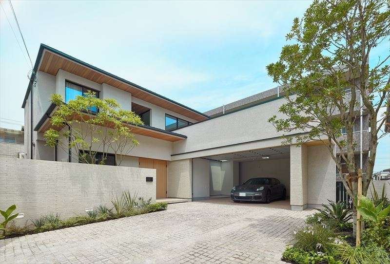 明るい陽射しが広がる、贅沢な日常空間