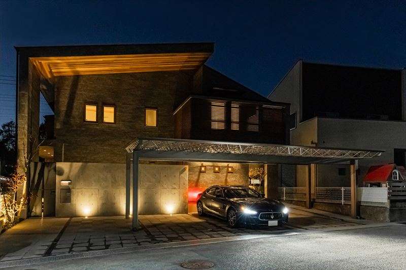 西宮でおすすめの注文住宅はWHALEHOUSE-深い軒のモダンな家 ver.1-